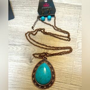 Paparazzi pendant necklace and earring set